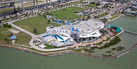 Corpus christi aquarium - 4 New Things You Can't Miss at the Texas State Aquarium. By Jacqueline Gonzalez on Jul. 11, 2023. From an upgraded water park and the opportunity to snorkel with a …